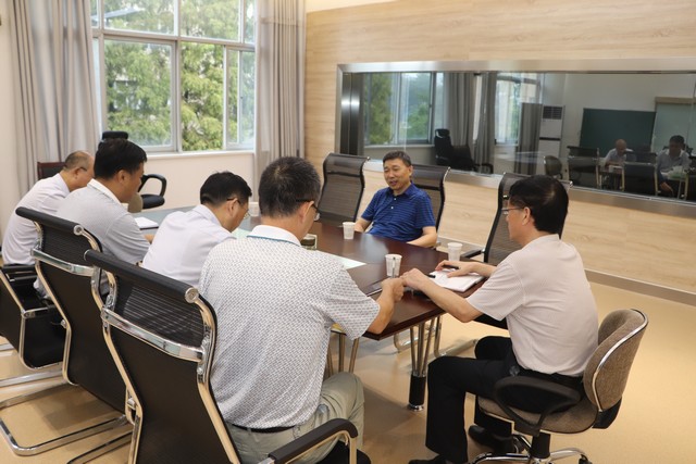 王董事长调研.JPG
